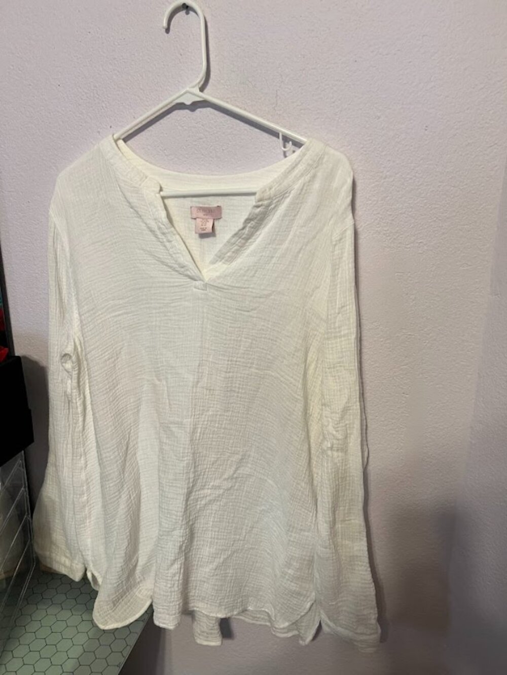 St. Tropez West XL gauzy tab sleeved blouse